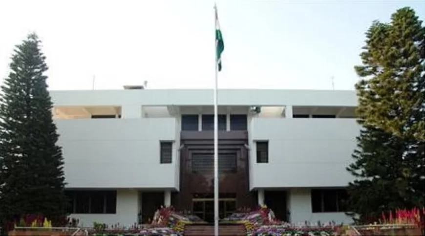 भारत की कार्रवाई से झल्लाया पाकिस्तान, भारतीय उच्चायोग के स्टाफ को किया निष्कासित