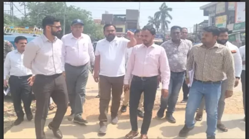 मुख्यमंत्री ग्रीन रोड़ इन्फ्रास्ट्रक्चर डेवलपमेन्ट स्कीम में बन रही सड़क, निर्माण कार्य को गति प्रदान करने के लिए नगर आयुक्त ने कसे पेच