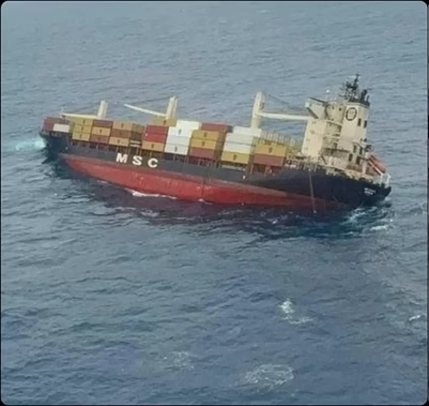 कोच्चि तट के पास डूबा लाइबेरियाई जहाज, चालक दल के सभी 24 सदस्य सुरक्षित; प्रदूषण रोकथाम के प्रयास तेज